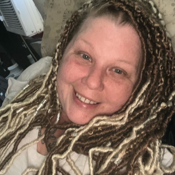 Meet your Posher, Jessica - Picture 1 of 1